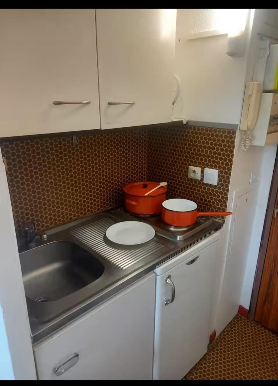 Studio lumineux talence ambiance rétro 70's Apartment in Nouvelle-Aquitaine