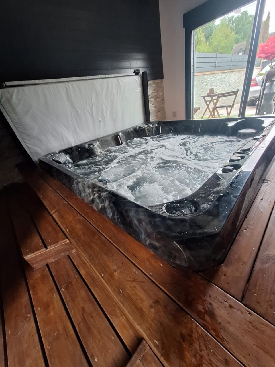love room mes petits secrets miniac morvan avec jacuzzi privatif Love hotel in Brittany