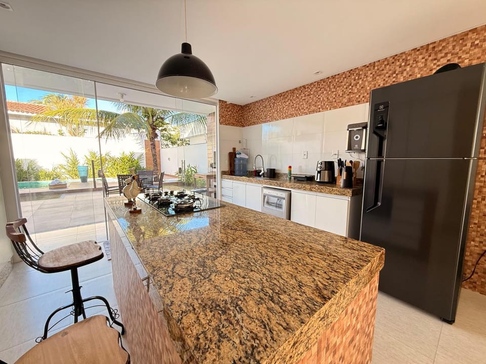 Coffee/tea facilities, Kitchen or kitchenette, Dining area, dishwasher, oven, pet friendly, stove