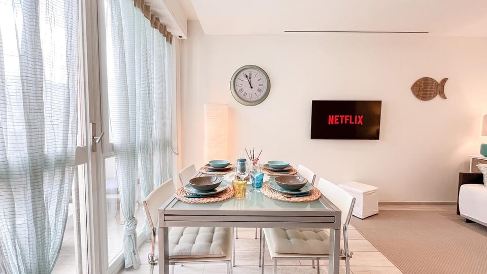 TV and multimedia, Dining area