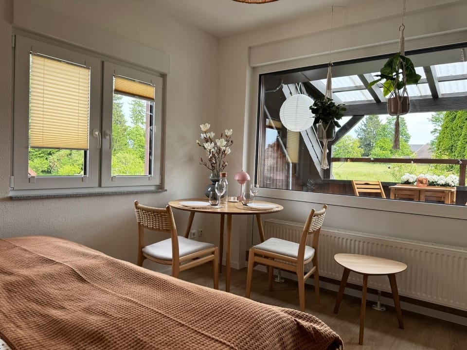 Bed, View (from property/room), Balcony/Terrace, Photo of the whole room, Seating area, Dining area