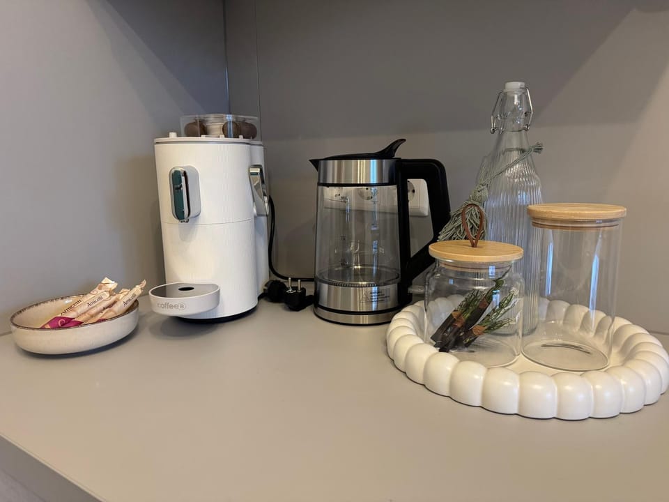 Coffee/tea facilities, Kitchen or kitchenette