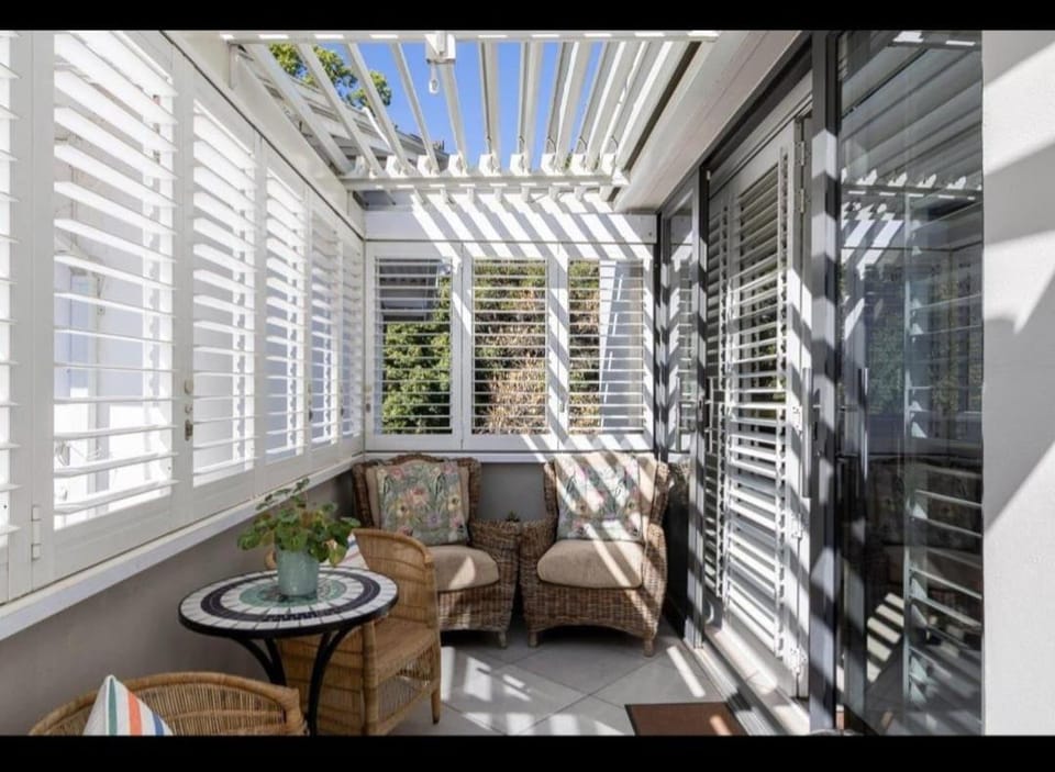 Merweda Wag-n-Bietjie on Dorp Street Apartment in Stellenbosch