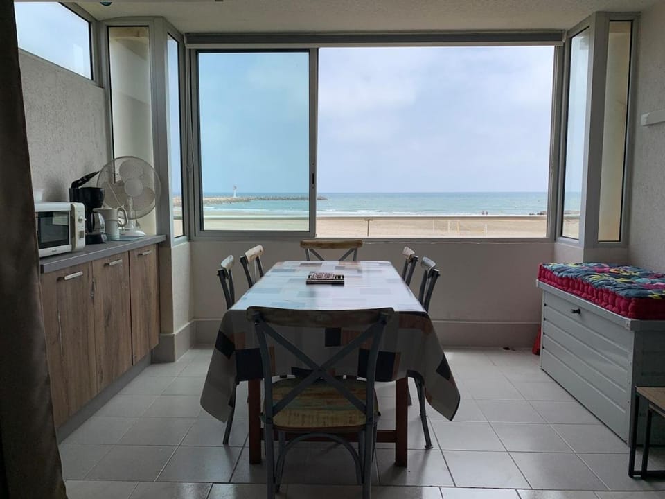 Appartement lumineux en front de mer Apartment in Occitanie