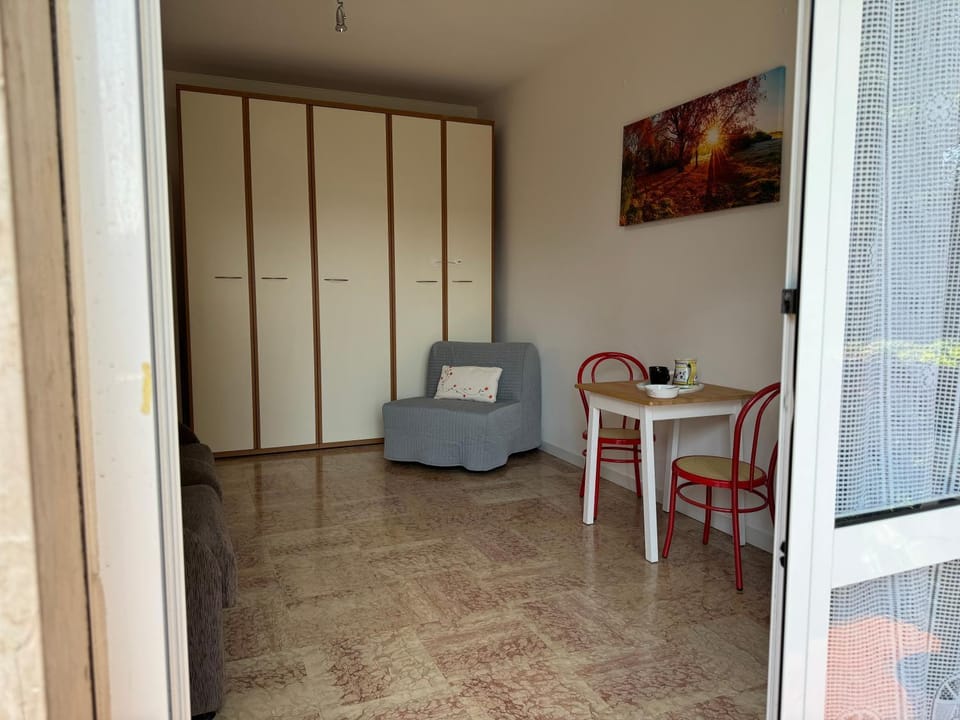 Living room, Seating area, Dining area, wardrobe