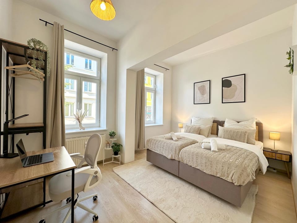 Bed, Bedroom, towels, wardrobe