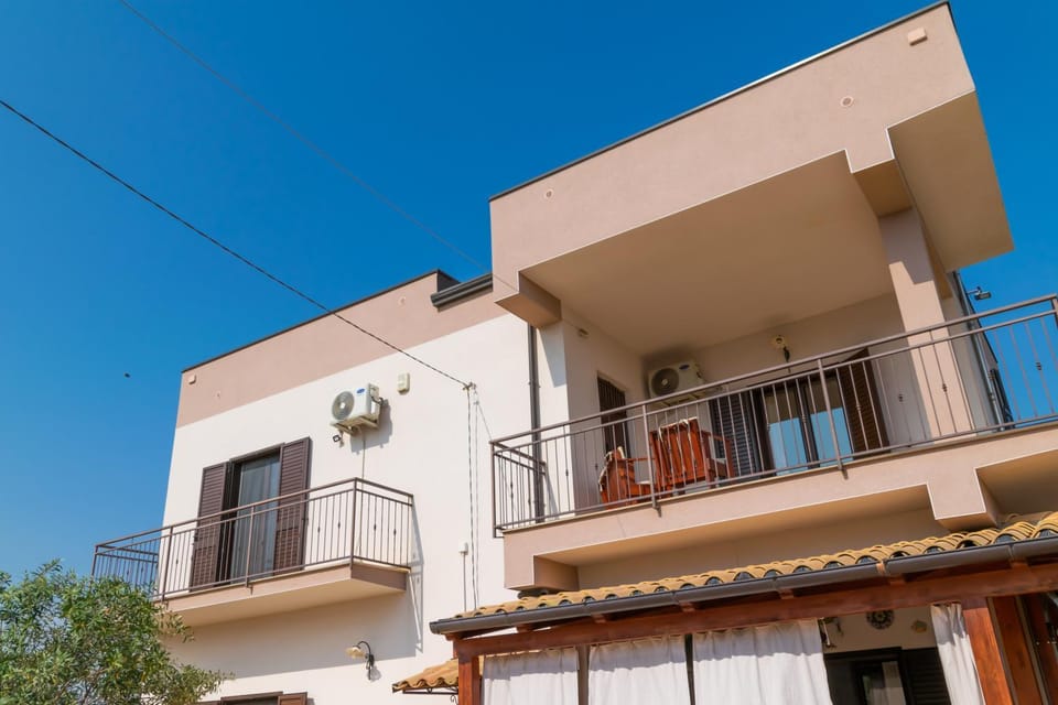 Property building, Balcony/Terrace