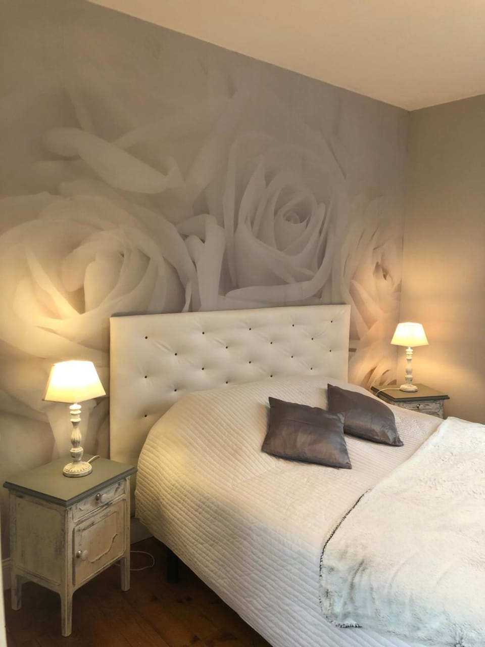 Bed, Photo of the whole room