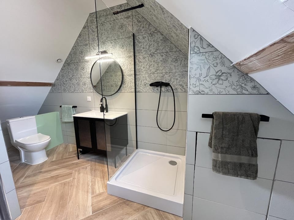 Shower, Toilet, Bathroom