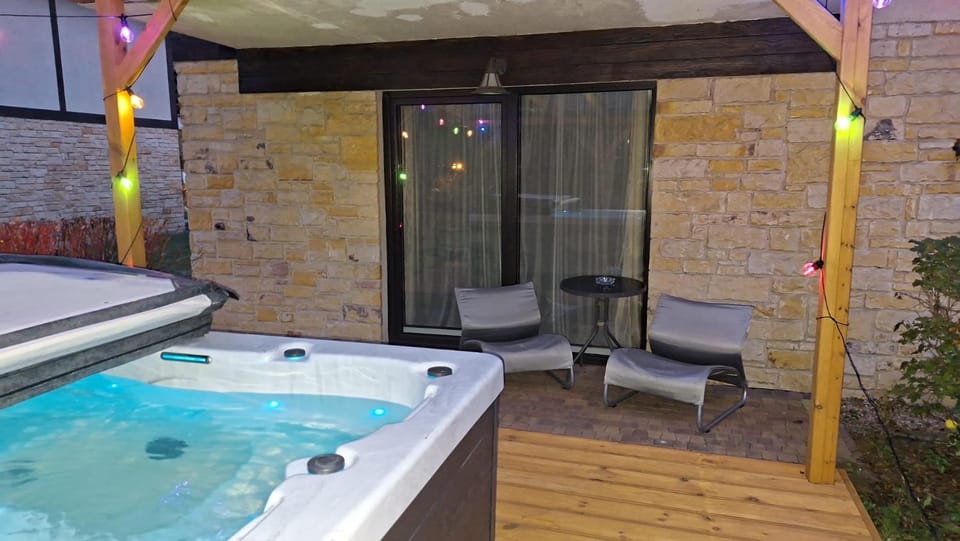 Natural landscape, Hot Tub