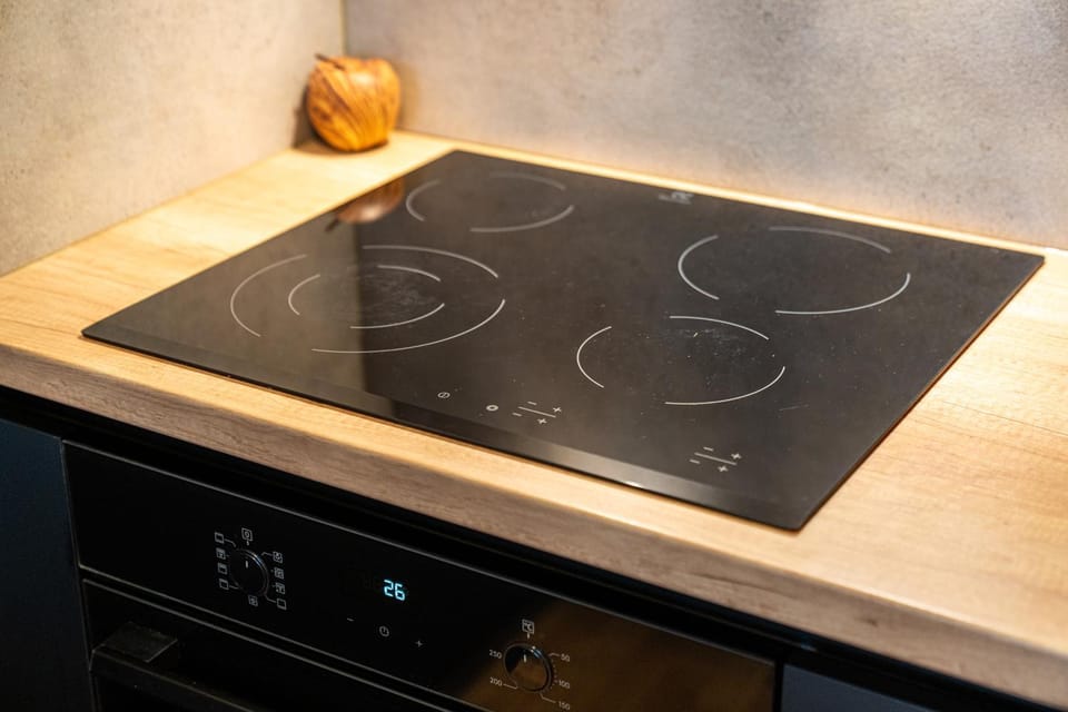 Kitchen or kitchenette, heating, internet, oven, stove