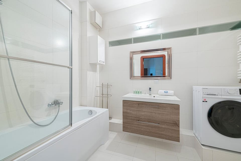 Bathroom, Bath