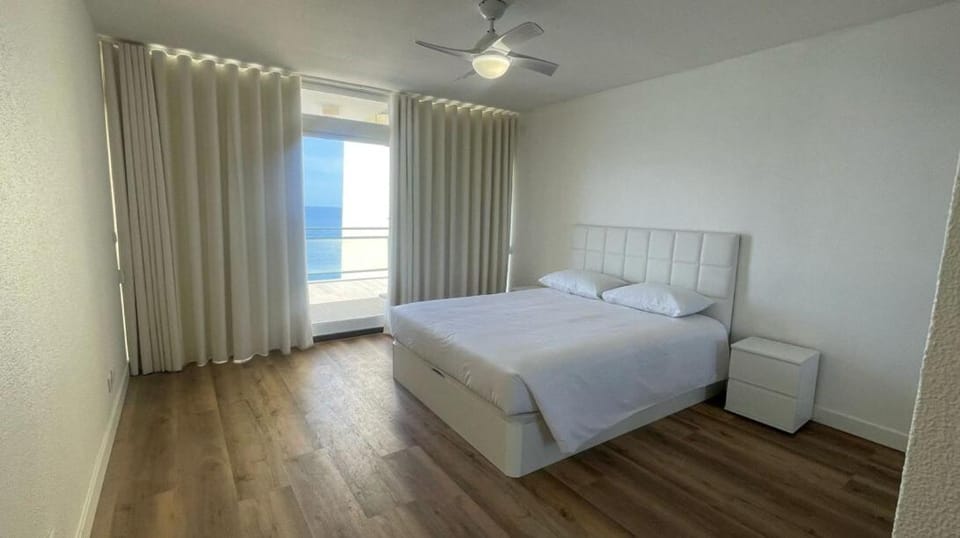 Peaceful beachside Penthouse - 3 Bed 608 Apartment in Funchal
