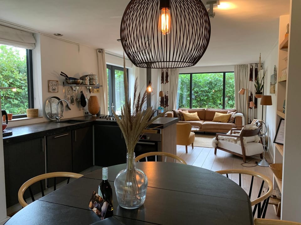 Kitchen or kitchenette, Living room, Dining area