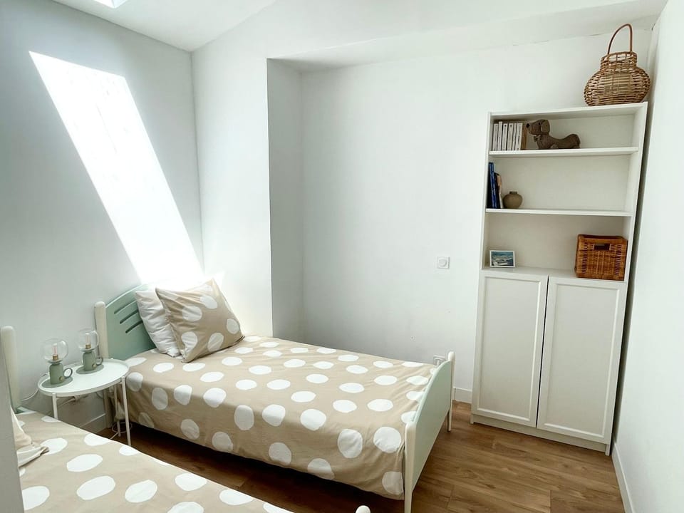 Bed, Bedroom, wardrobe