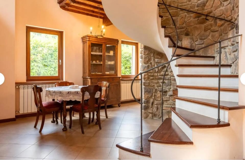 Casa Gialla il Cipresso House in Tuscany