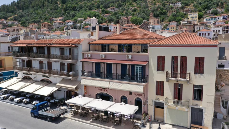 Liakakos Rooms Apartment hotel in Peloponnese Region