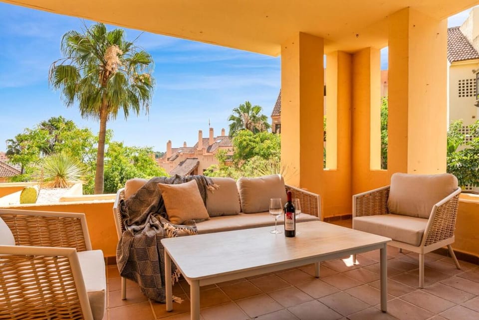 Duquesa Village luxury 3 BR with pool Apartment in Costa del Sol