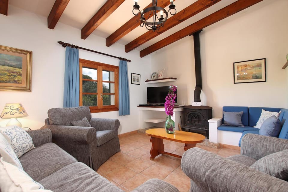 Oliveres Villa in Raiguer