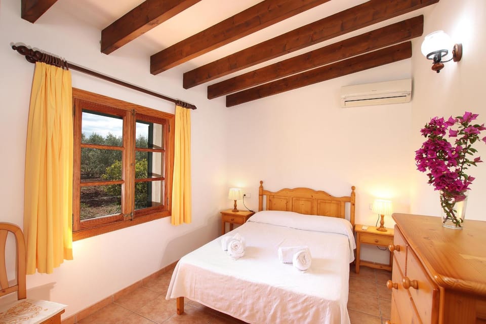 Oliveres Villa in Raiguer
