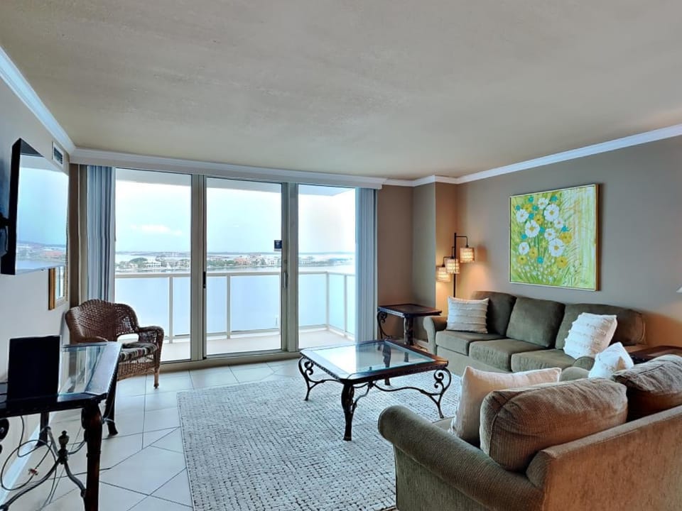 Sabine Yacht & Racquet #8D Apartment in Pensacola Beach