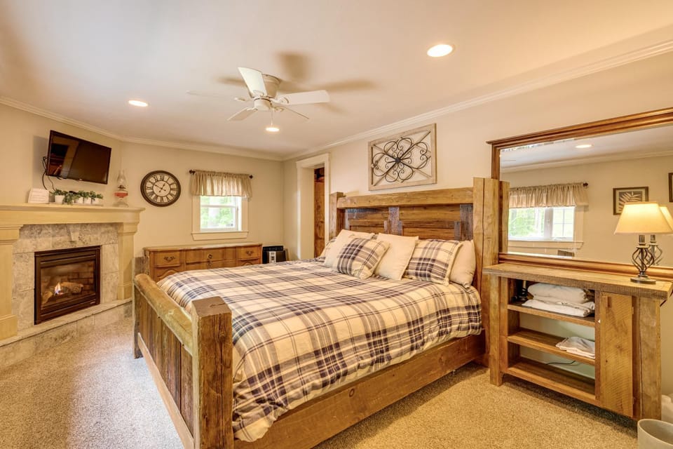 Home w/ Outdoor Entertainment Area in Ashland! House in Ashland