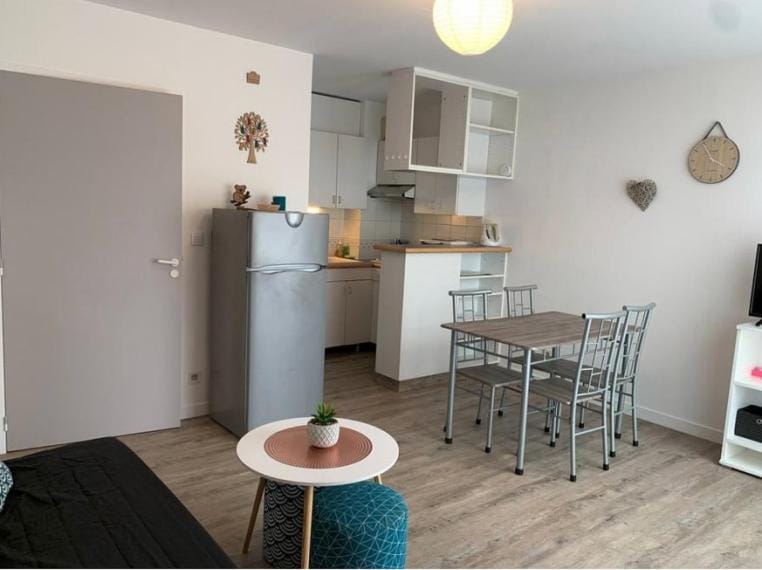 Bel appartement avec piscine et proche plage Apartment in La Rochelle