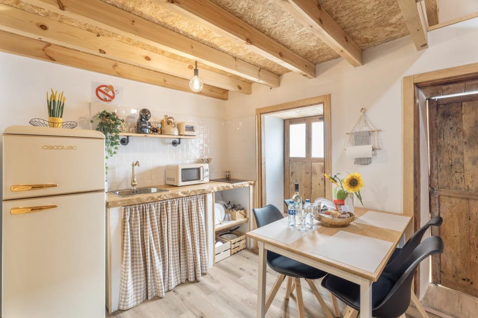 Property building, Kitchen or kitchenette, Living room