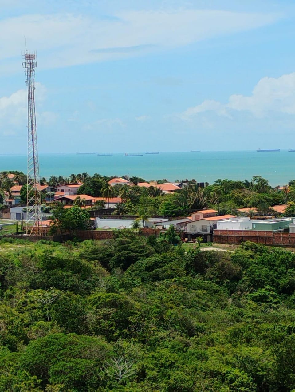 Apto com vista para o mar e com piscina a 1 km da praia do Aracagy e 4 km da Litorânea Apartment in São Luís