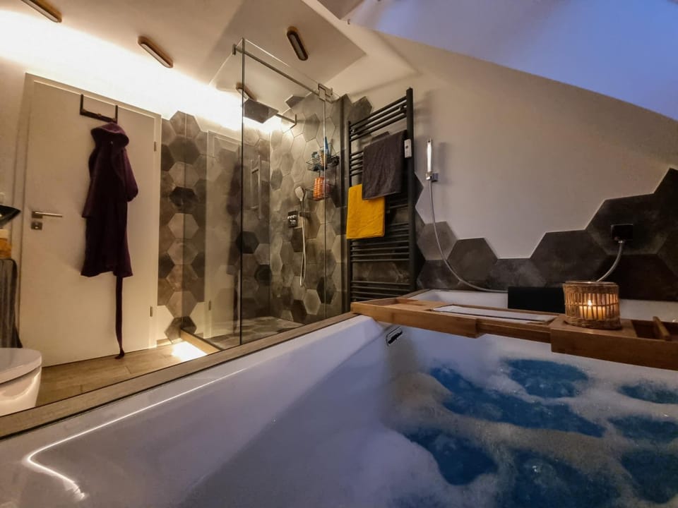 Bathroom, Bath