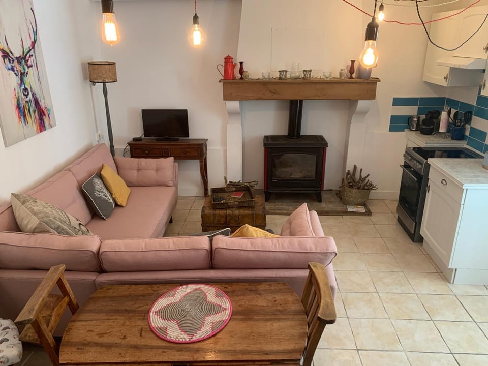 Cosy French retreat in Brettes House in Nouvelle-Aquitaine