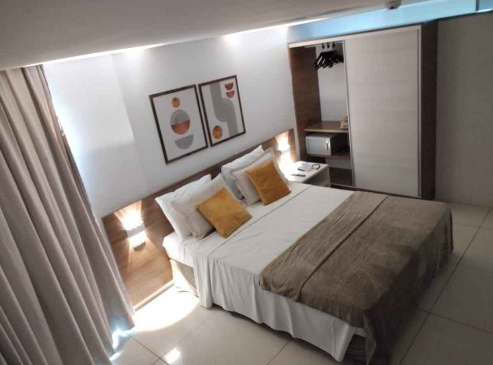 Bed, TV and multimedia, Bedroom