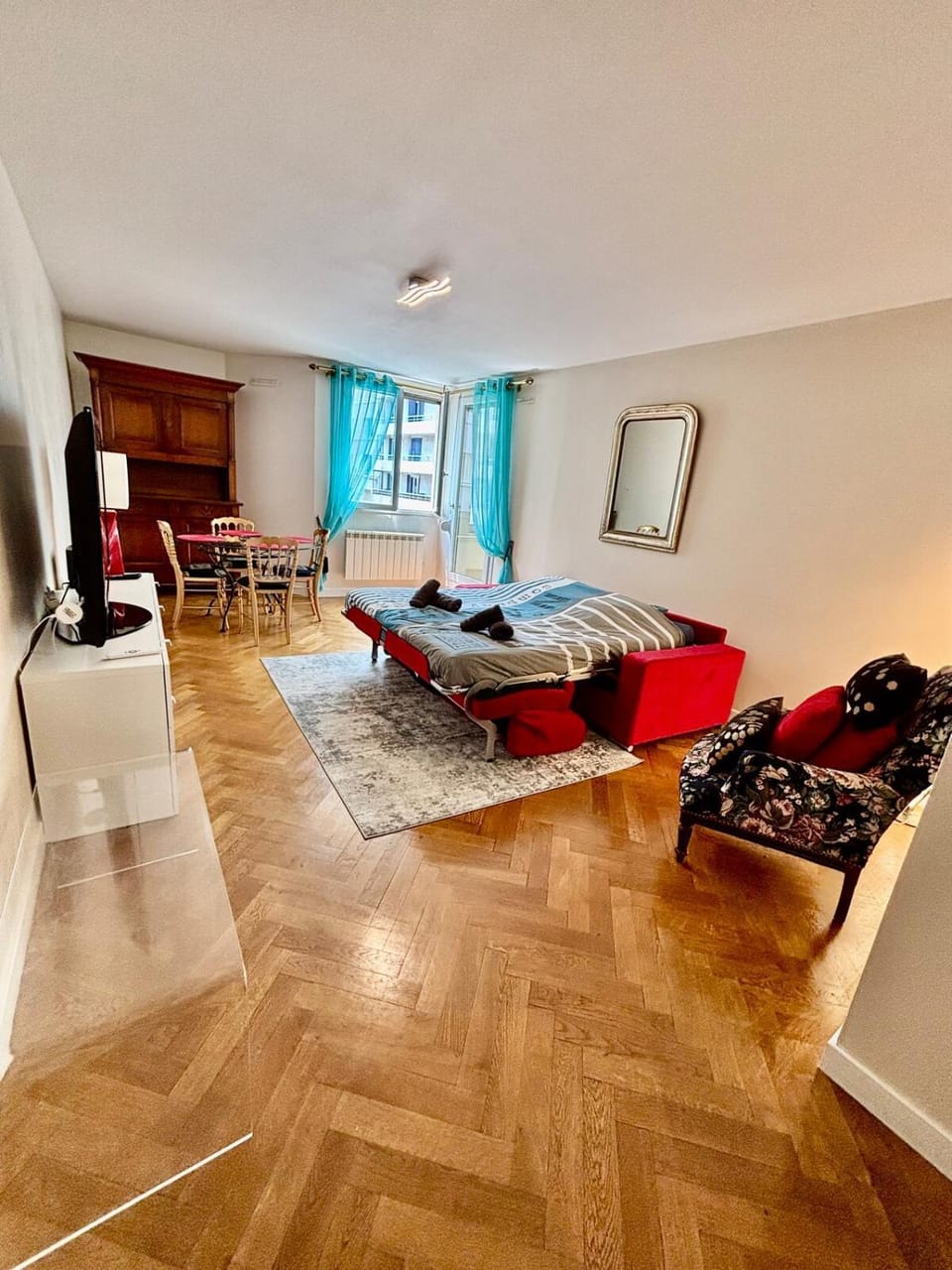 2 chambres, garage voiture, résidence calme Apartment in Villeurbanne
