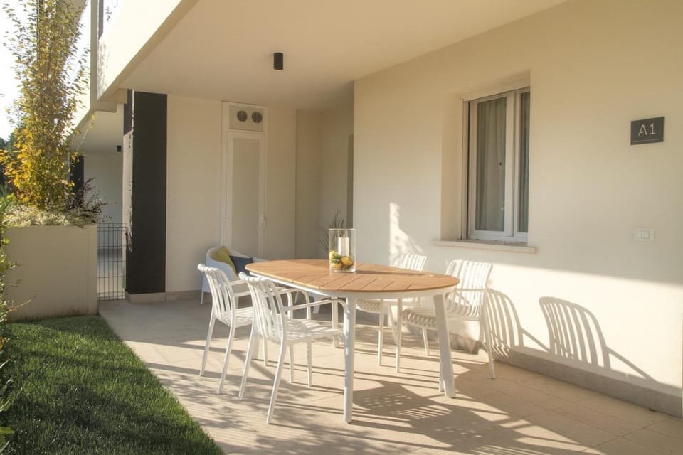 Balcony/Terrace, Garden view