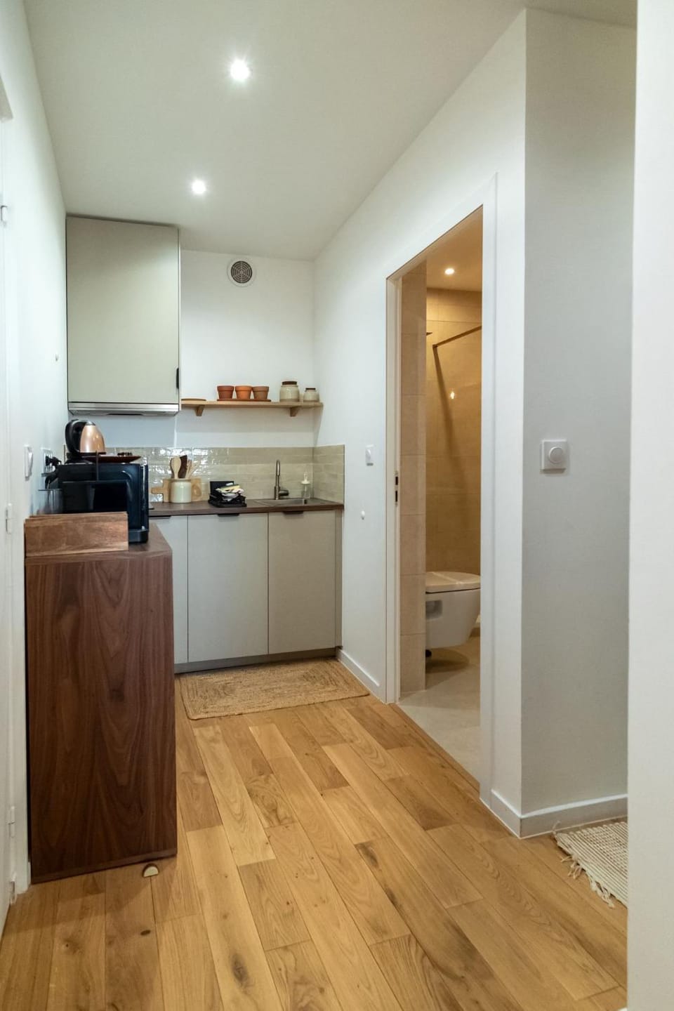 Kitchen or kitchenette