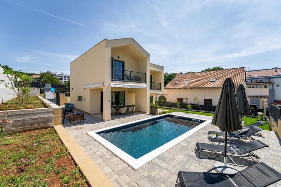 Villa Franka - holiday home with a private pool House in Šibenik-Knin County, Croatia