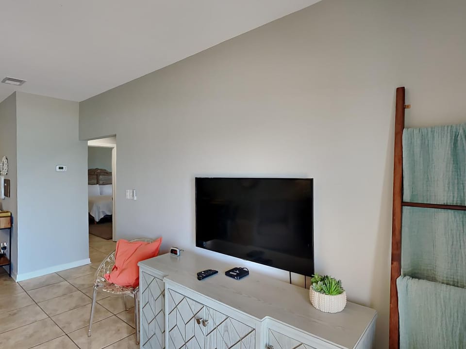 Sans Souci #102 Apartment in Pensacola Beach