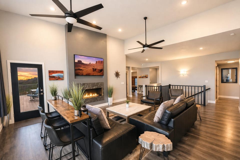 Exclusive Retreats 6 Bedroom 6 Bath Desert Paradise with Private Heated Pool House in Spanish Valley