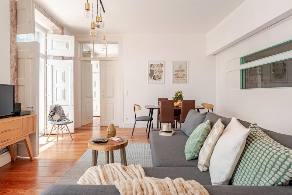 TV and multimedia, Living room, Seating area, Dining area, Evening entertainment