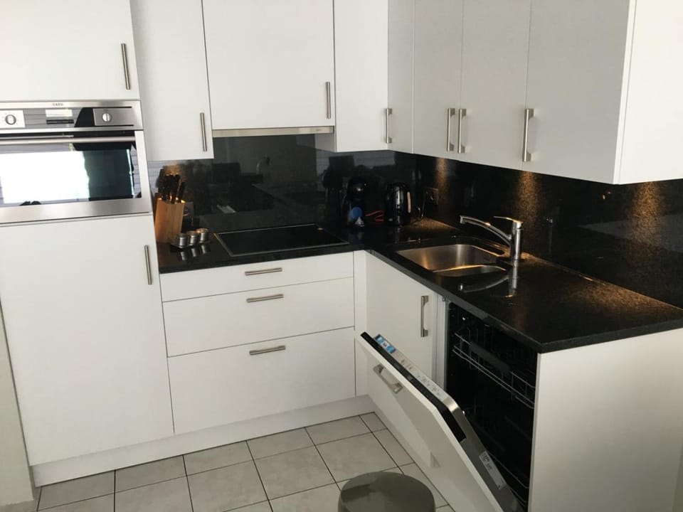 Aan zee in Nieuwpoort met garage en 2 slaapkamers Apartment in Koksijde