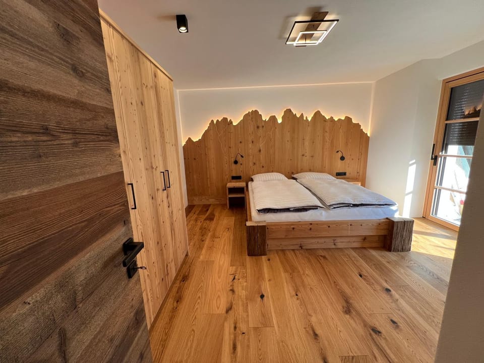 Bed, Photo of the whole room, Bedroom, wardrobe