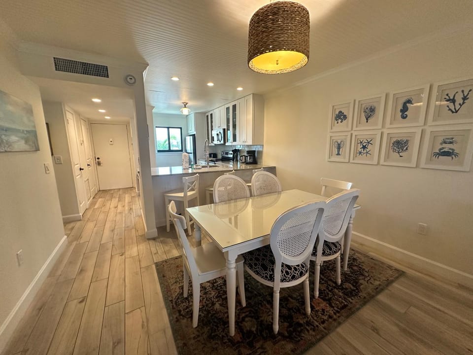 Siesta Dunes 5-300 by Siesta Dunes Apartment in Siesta Beach
