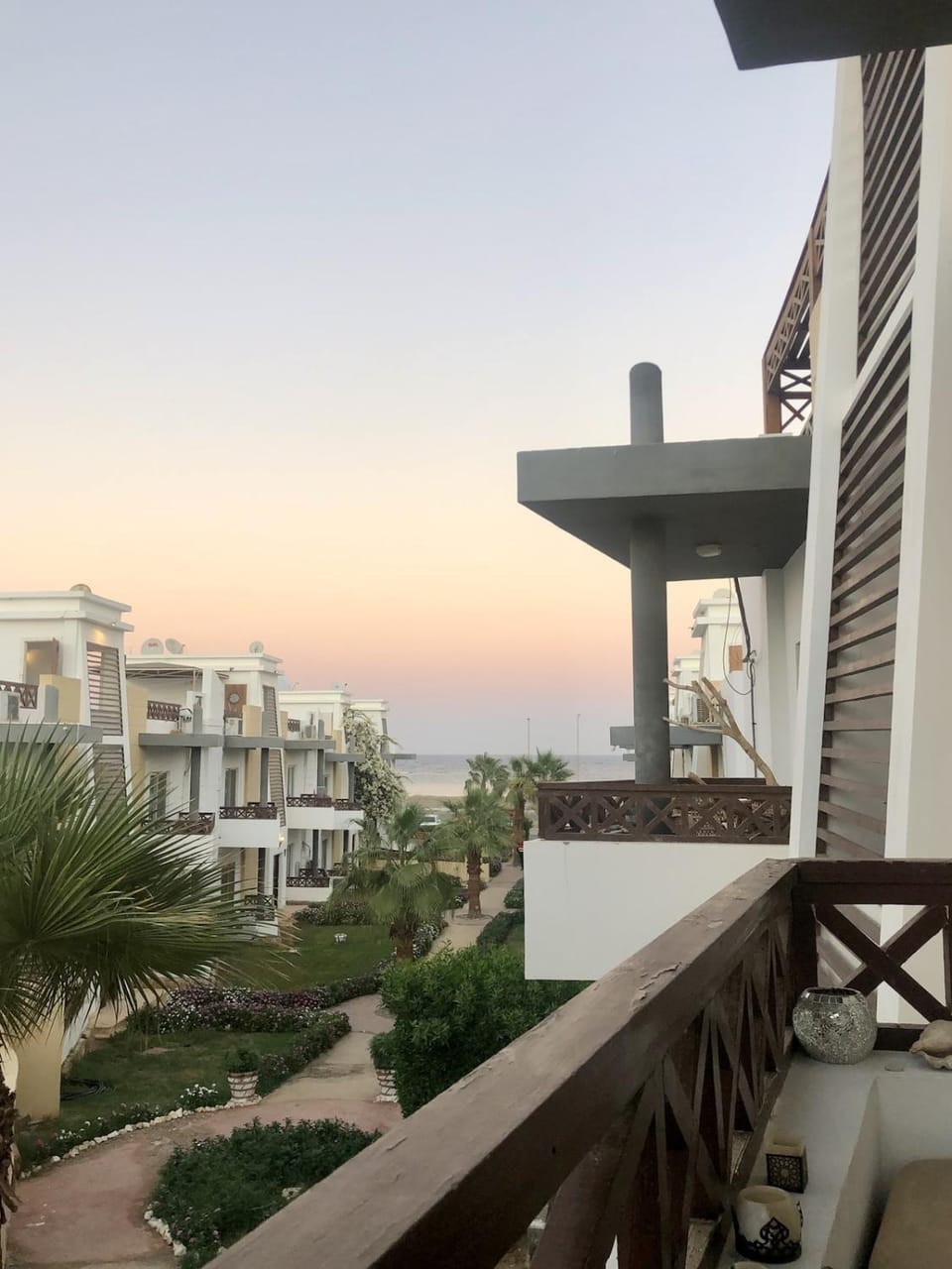 Property building, Natural landscape, Balcony/Terrace, Sea view