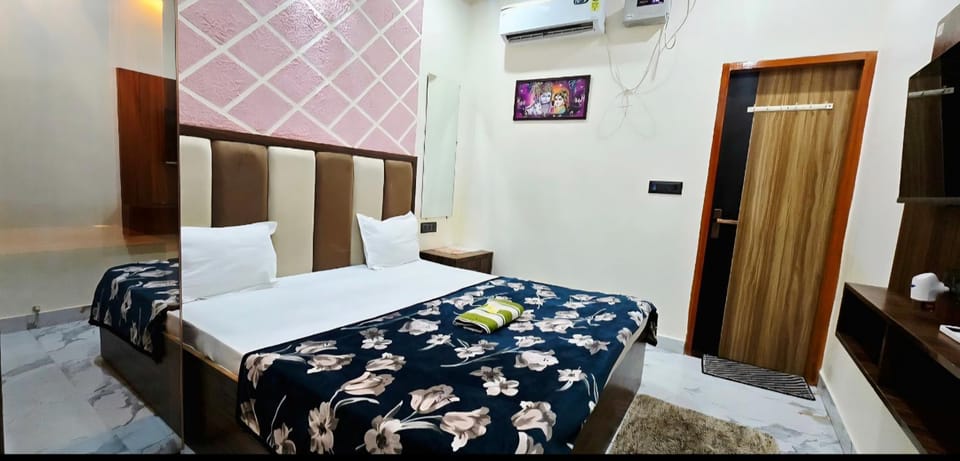 Bed, Bedroom, wardrobe