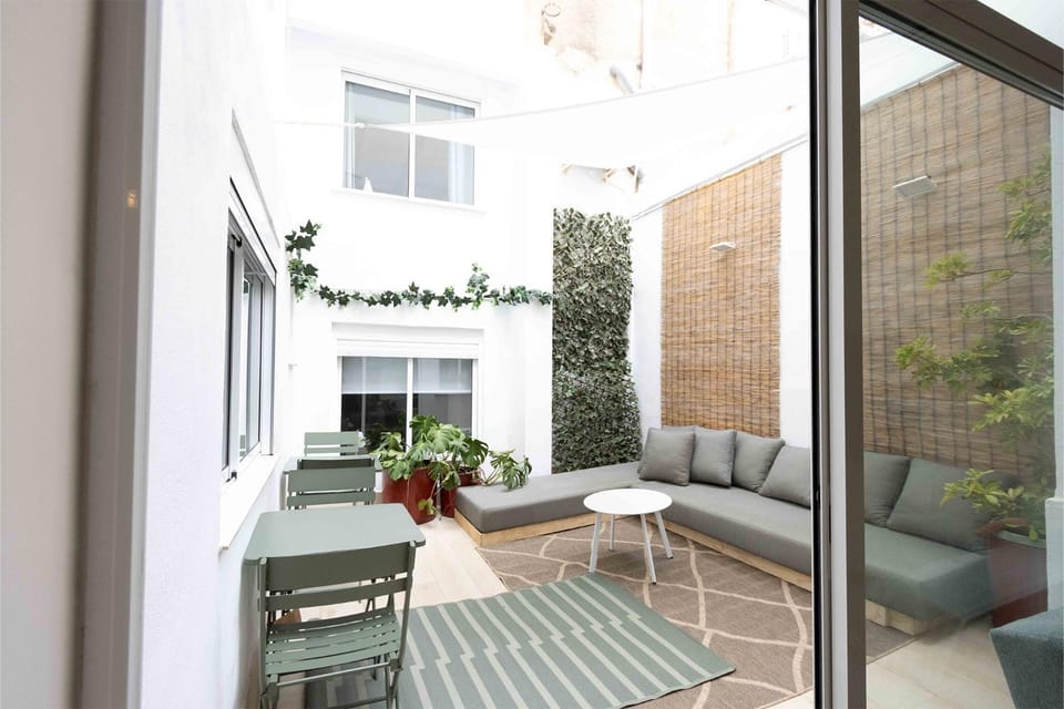 EcoCasa 12PAX perfecta grupos, reforma lujo, junto parada Burjassot metrovalencia, cerca centro Valencia y playa, lavadora, secadora equipamiento total Apartment in Valencia