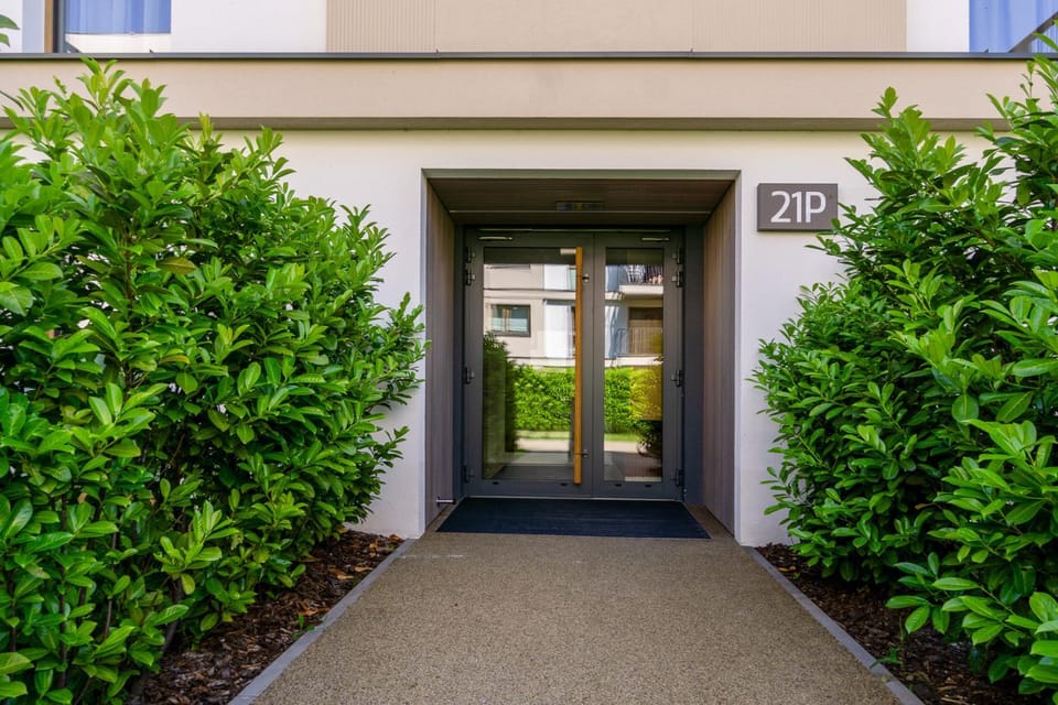 Property building, Facade/entrance