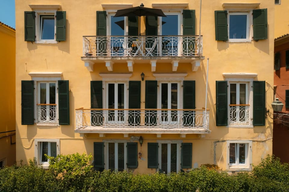 Property building, Balcony/Terrace