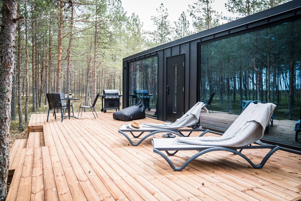 Property building, Patio, Natural landscape, Balcony/Terrace, sunbed