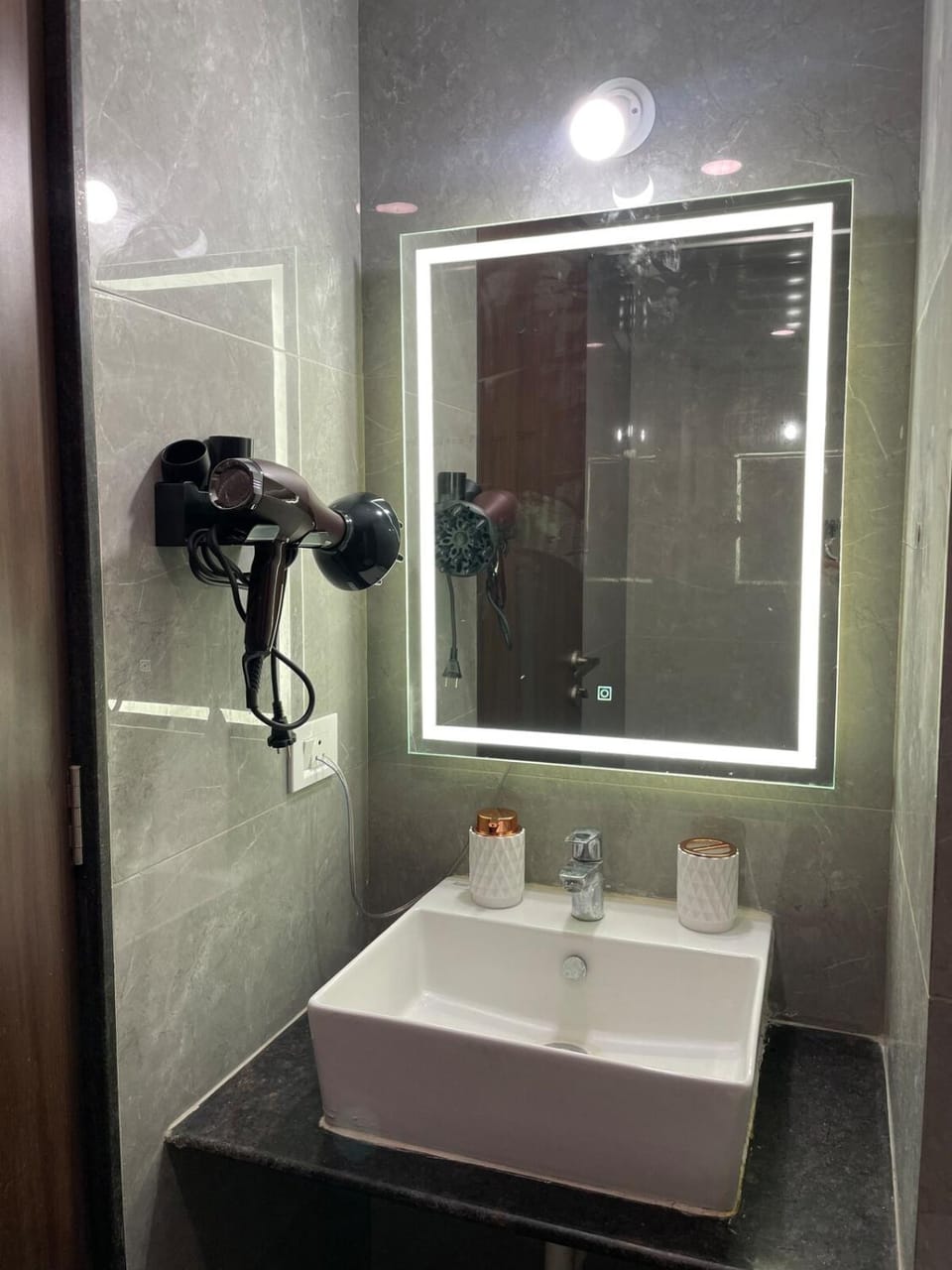 The Blue Tranquil Apartment in Pune