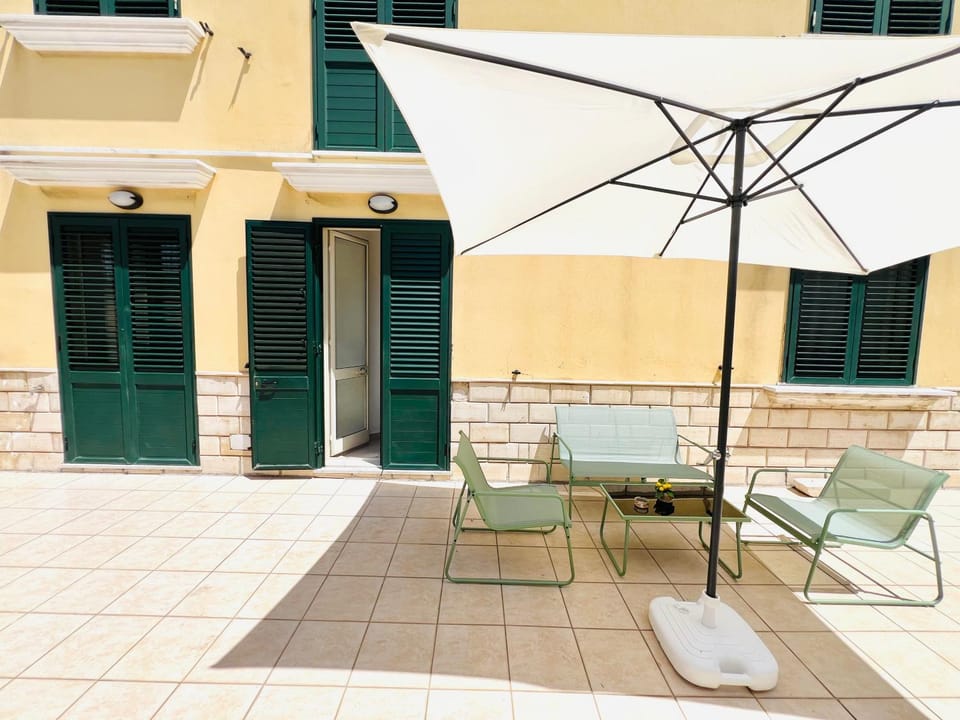 Property building, Patio, Dining area